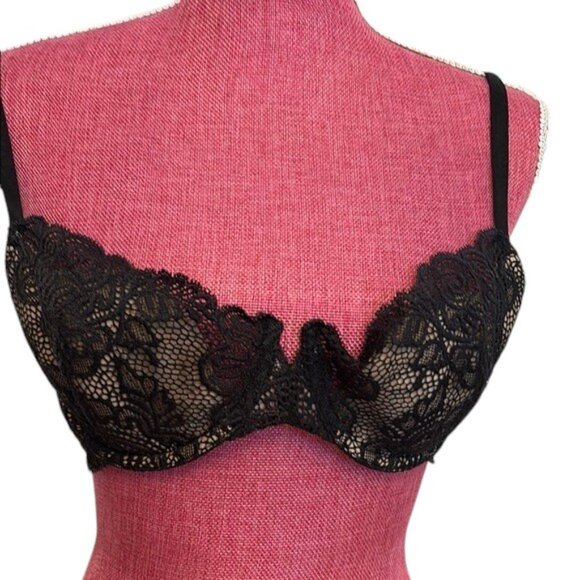 Victoria’s Secret Very Sexy Lace Push-Up Bra (No Padding) – Size 36C - Picture 1 of 11